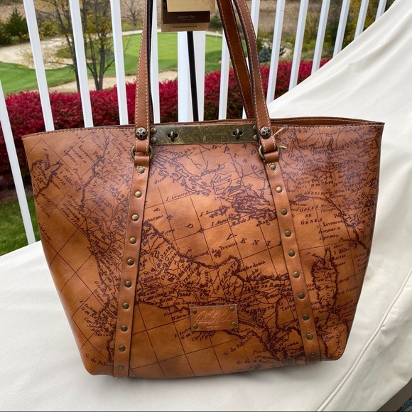 Patricia Nash Handbags - NWT Patricia Nash Benvenuto map print tote in rust